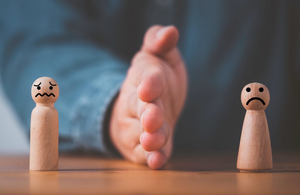 Palm hand blocking and divide between Man and woman wooden figure